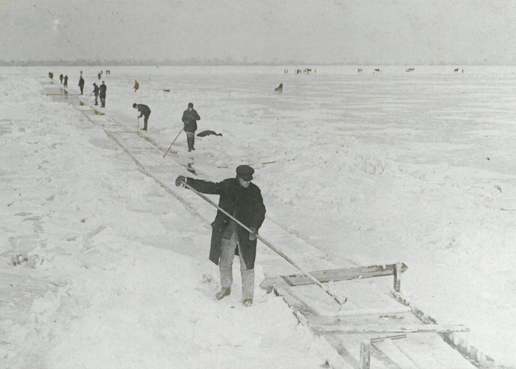 Loading ice at Wolf Lake